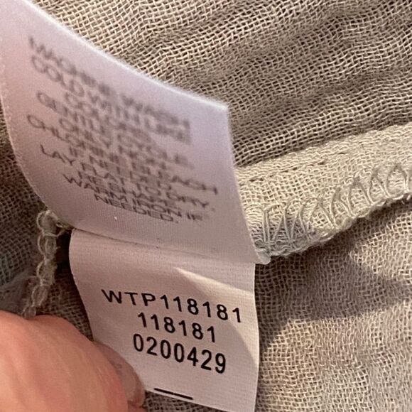 1428 Pure Jill Blouse Size L Cotton Seersucker Light Warm Gray Buttondown  New - Picture 7 of 9